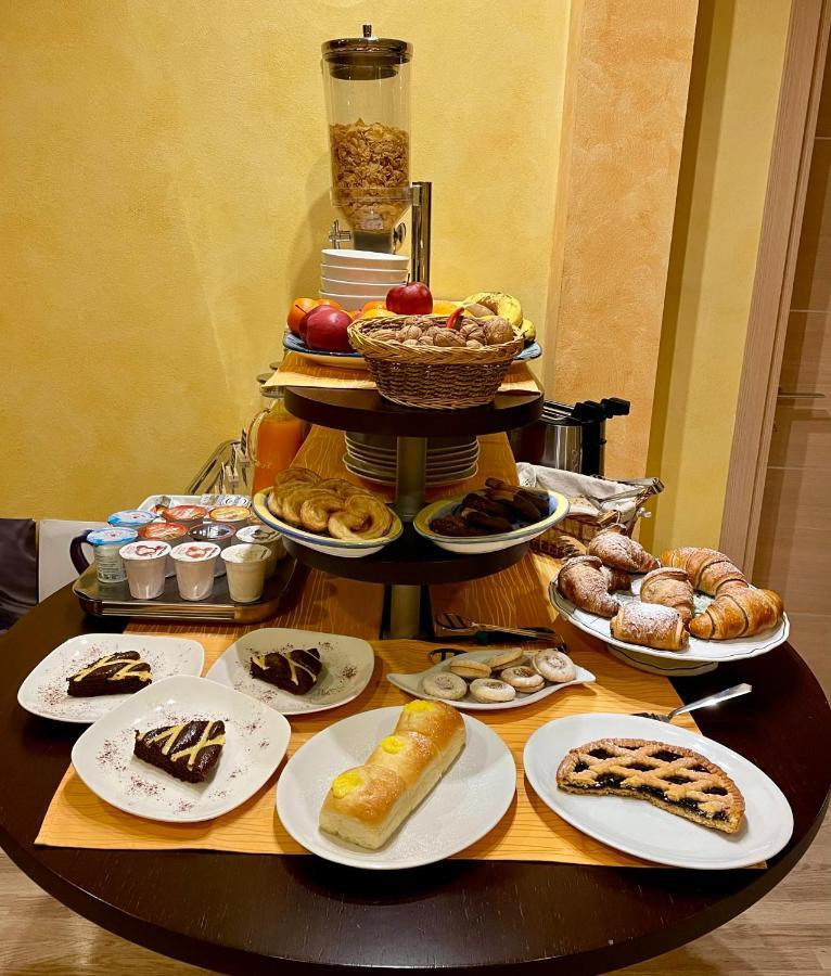 Hotel Visconti كاردانو آل كامبو المظهر الخارجي الصورة