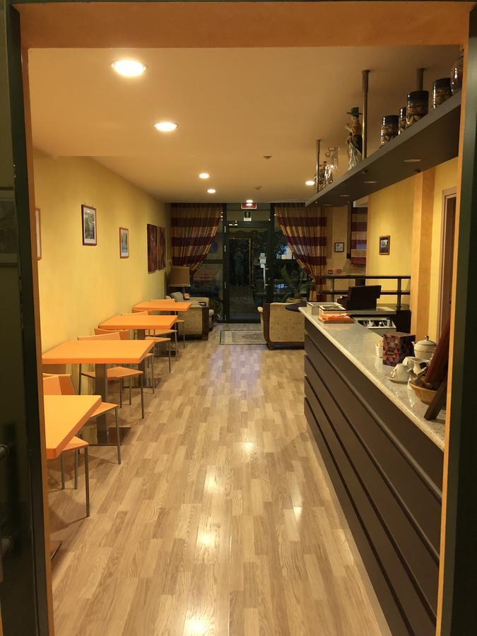 Hotel Visconti كاردانو آل كامبو المظهر الخارجي الصورة